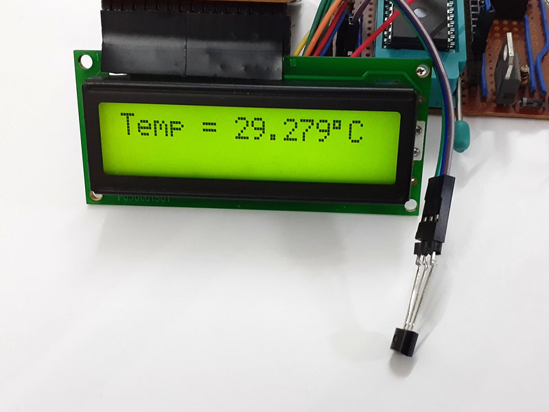 PIC16F877A LM35 Temperature Monitor